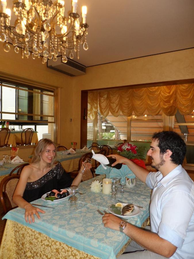 Hotel Selene Milano Marittima Exteriör bild