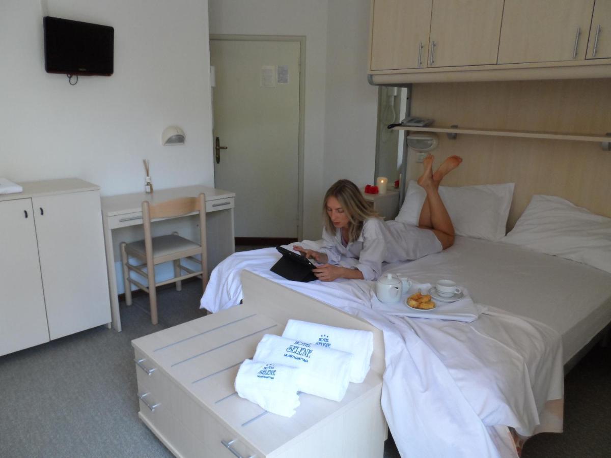 Hotel Selene Milano Marittima Exteriör bild